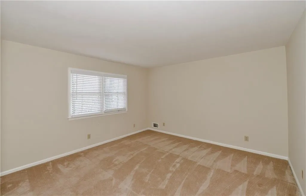 225 Hunters Point, Sandy Springs, Georgia 30328, 4 Bedrooms Bedrooms, ,3 BathroomsBathrooms,Residential,Sold,225 Hunters Point,5945083
