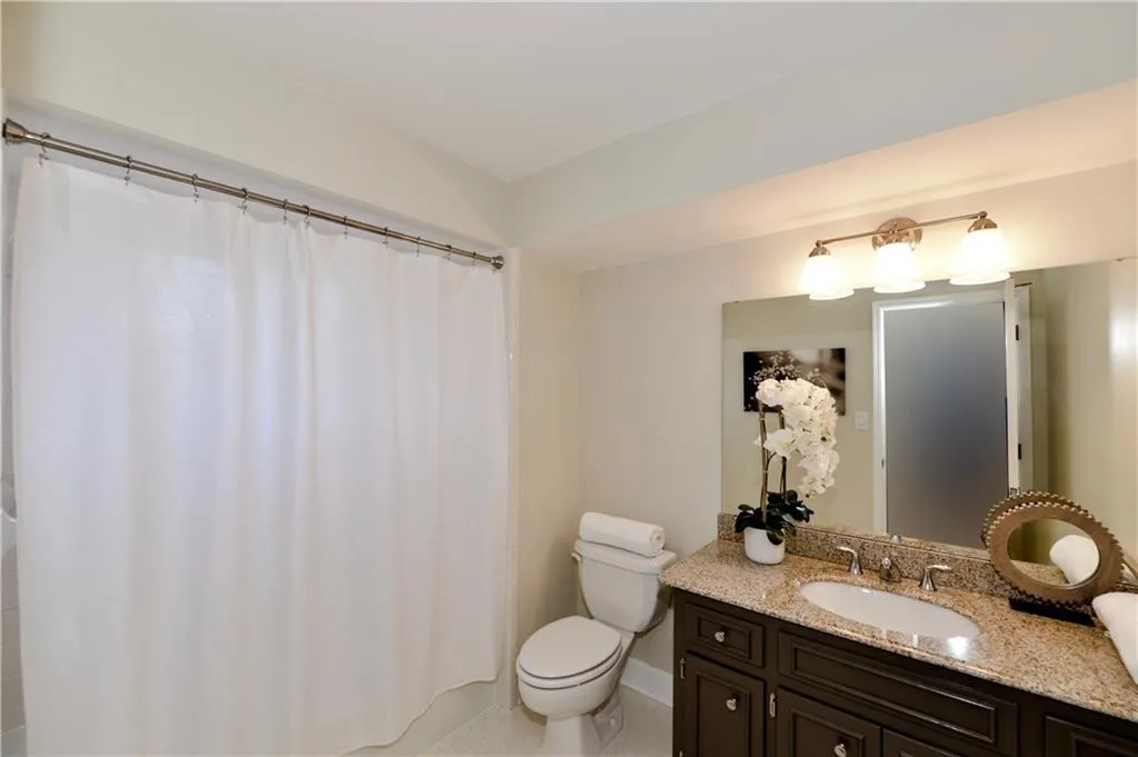 225 Hunters Point, Sandy Springs, Georgia 30328, 4 Bedrooms Bedrooms, ,3 BathroomsBathrooms,Residential,Sold,225 Hunters Point,5945083