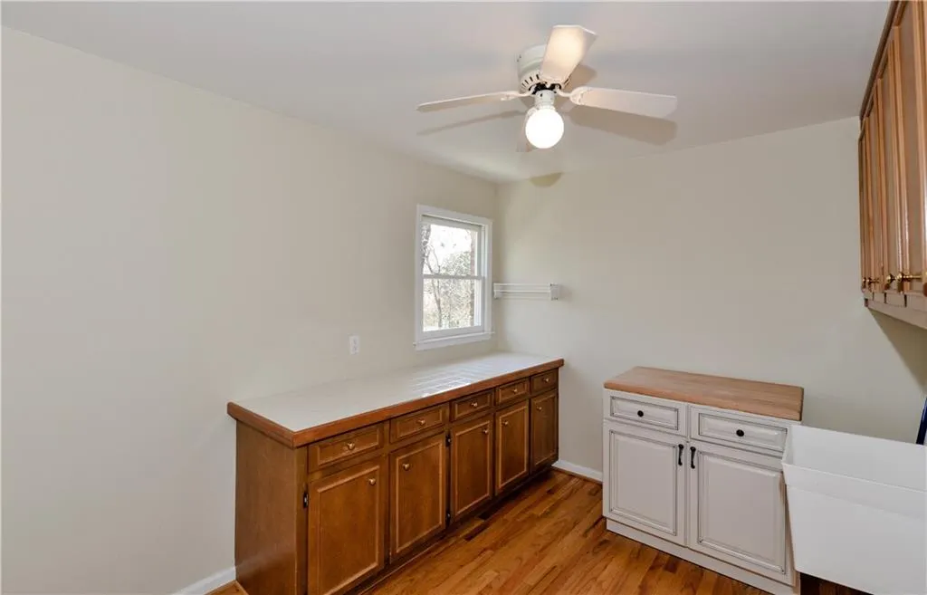 225 Hunters Point, Sandy Springs, Georgia 30328, 4 Bedrooms Bedrooms, ,3 BathroomsBathrooms,Residential,Sold,225 Hunters Point,5945083