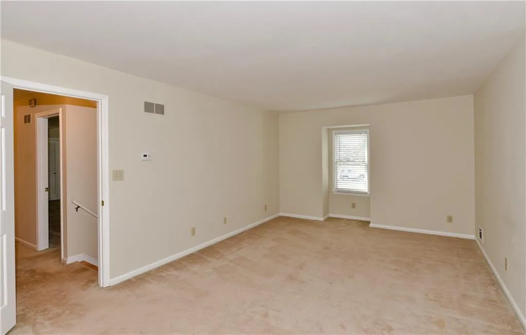 225 Hunters Point, Sandy Springs, Georgia 30328, 4 Bedrooms Bedrooms, ,3 BathroomsBathrooms,Residential,Sold,225 Hunters Point,5945083