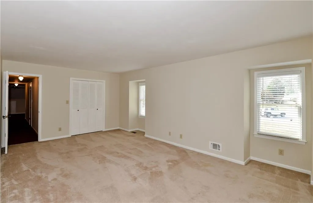 225 Hunters Point, Sandy Springs, Georgia 30328, 4 Bedrooms Bedrooms, ,3 BathroomsBathrooms,Residential,Sold,225 Hunters Point,5945083