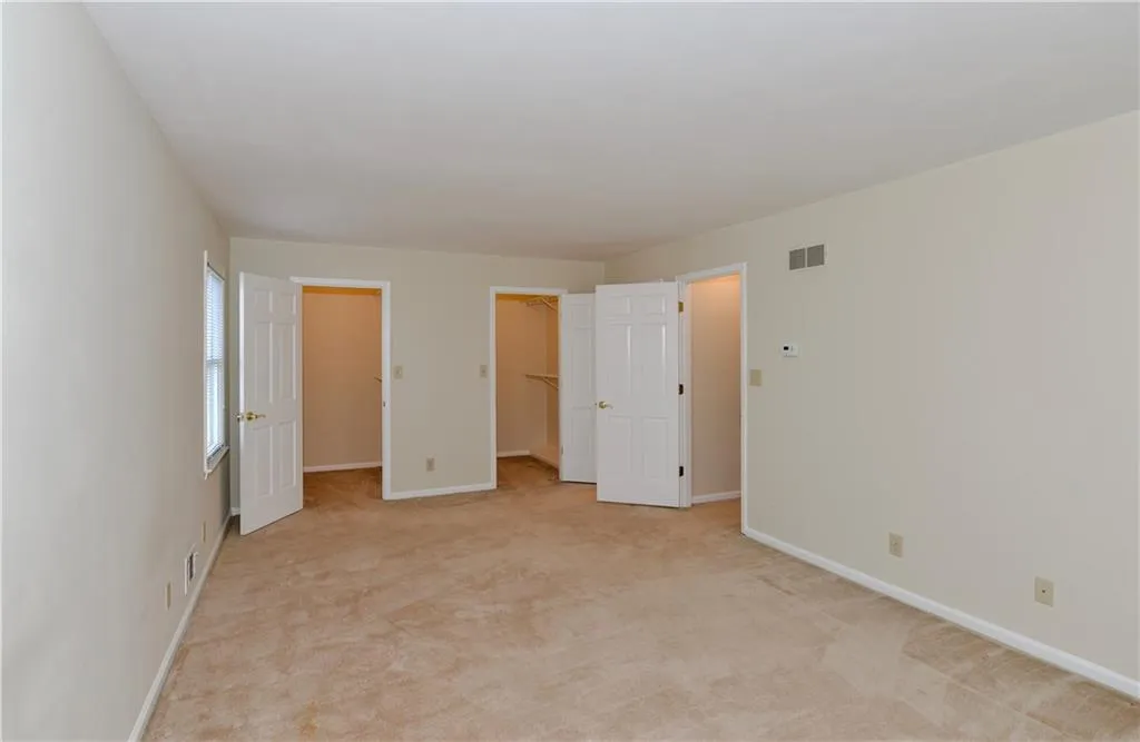 225 Hunters Point, Sandy Springs, Georgia 30328, 4 Bedrooms Bedrooms, ,3 BathroomsBathrooms,Residential,Sold,225 Hunters Point,5945083