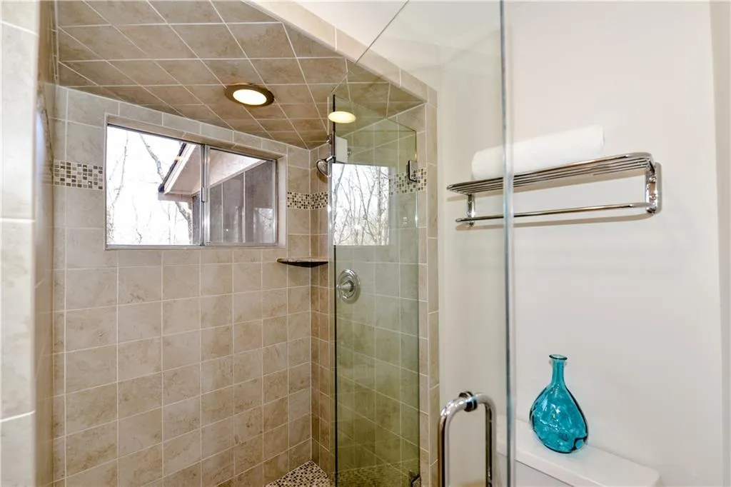 225 Hunters Point, Sandy Springs, Georgia 30328, 4 Bedrooms Bedrooms, ,3 BathroomsBathrooms,Residential,Sold,225 Hunters Point,5945083