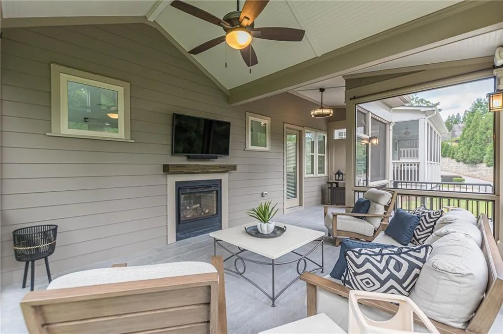 View of patio / terrace with ceiling fan