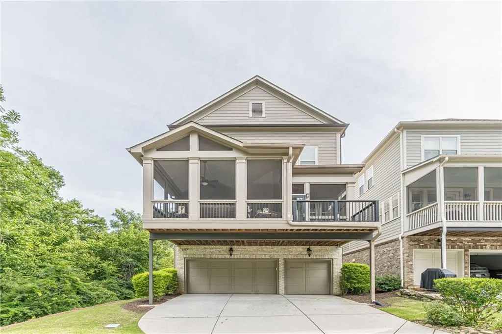 View of front facade with a garage