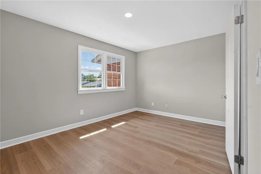 6520 Roswell Road Unit 48, Sandy Springs, Georgia 30328, 2 Bedrooms Bedrooms, ,1 BathroomBathrooms,Residential,For Sale,6520 Roswell Road Unit 48,7722305