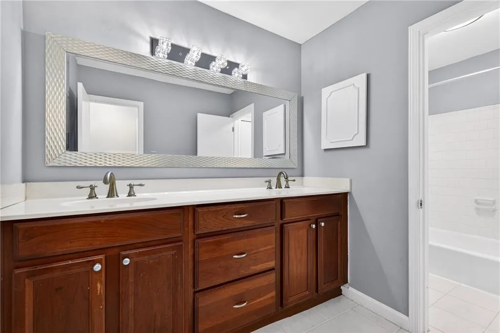 6520 Roswell Road Unit 48, Sandy Springs, Georgia 30328, 2 Bedrooms Bedrooms, ,1 BathroomBathrooms,Residential,For Sale,6520 Roswell Road Unit 48,7722305