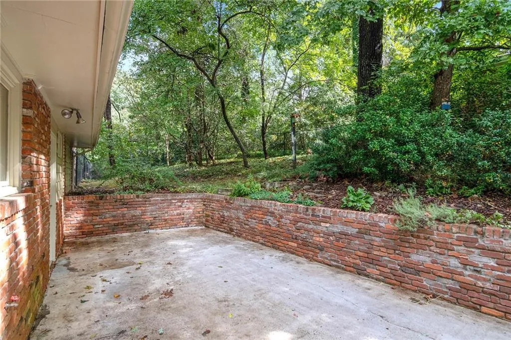 5195 Timber Trail South, Atlanta, Georgia 30342, 3 Bedrooms Bedrooms, ,3 BathroomsBathrooms,Residential,Sold,5195 Timber Trail South,6558548