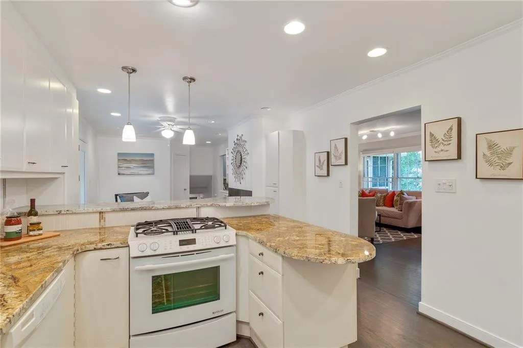 5195 Timber Trail South, Atlanta, Georgia 30342, 3 Bedrooms Bedrooms, ,3 BathroomsBathrooms,Residential,Sold,5195 Timber Trail South,6558548