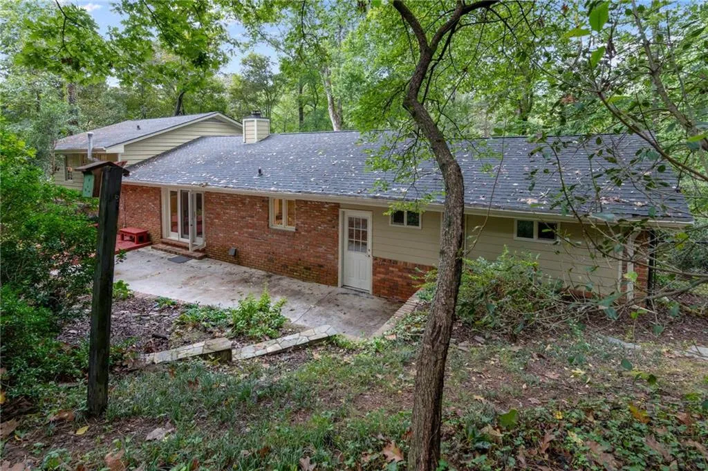 5195 Timber Trail South, Atlanta, Georgia 30342, 3 Bedrooms Bedrooms, ,3 BathroomsBathrooms,Residential,Sold,5195 Timber Trail South,6558548