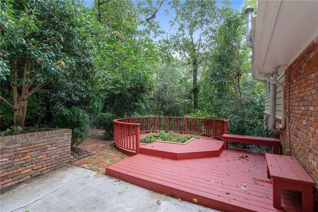 5195 Timber Trail South, Atlanta, Georgia 30342, 3 Bedrooms Bedrooms, ,3 BathroomsBathrooms,Residential,Sold,5195 Timber Trail South,6558548