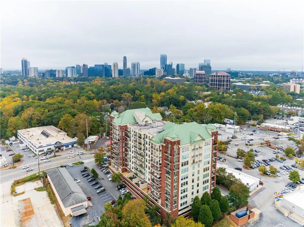 Bird's eye view with a view of city