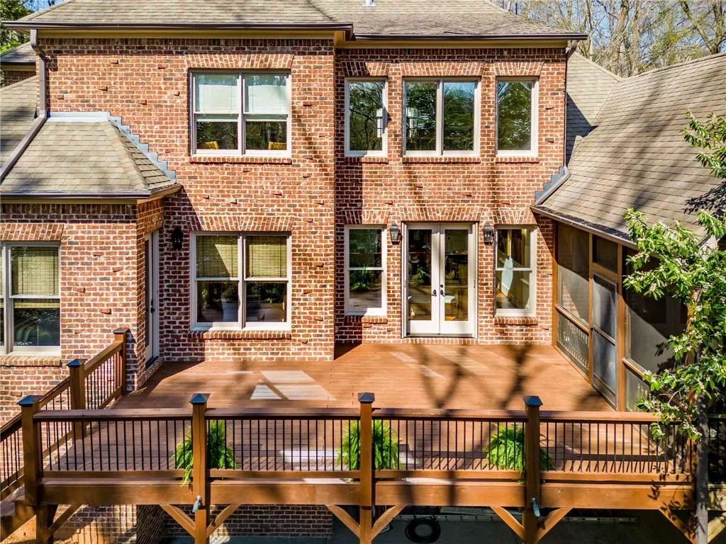 585 Franklin Road, Atlanta, Georgia 30342, 4 Bedrooms Bedrooms, ,3 BathroomsBathrooms,Residential,Sold,585 Franklin Road,7191155