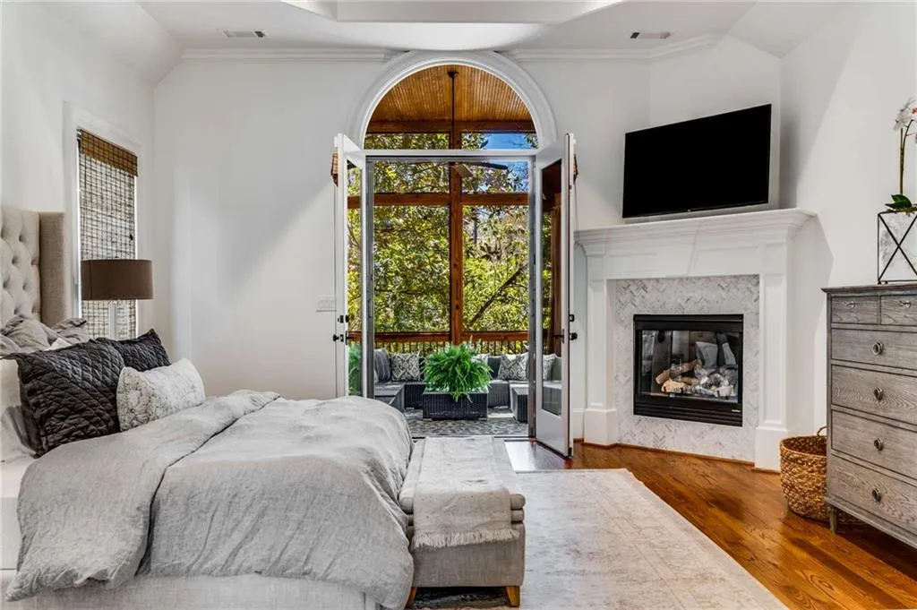 585 Franklin Road, Atlanta, Georgia 30342, 4 Bedrooms Bedrooms, ,3 BathroomsBathrooms,Residential,Sold,585 Franklin Road,7191155