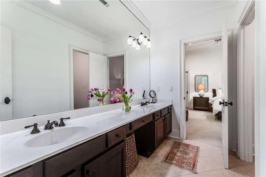 585 Franklin Road, Atlanta, Georgia 30342, 4 Bedrooms Bedrooms, ,3 BathroomsBathrooms,Residential,Sold,585 Franklin Road,7191155