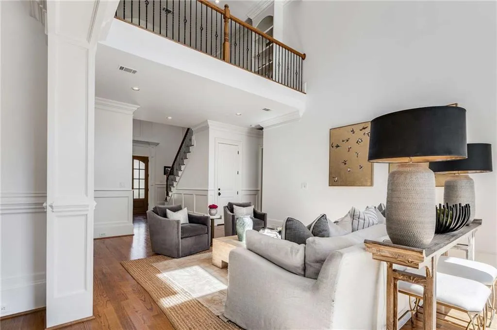 585 Franklin Road, Atlanta, Georgia 30342, 4 Bedrooms Bedrooms, ,3 BathroomsBathrooms,Residential,Sold,585 Franklin Road,7191155