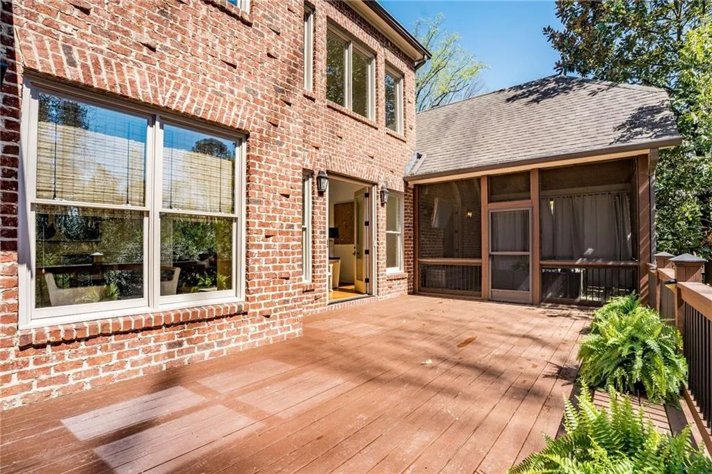 585 Franklin Road, Atlanta, Georgia 30342, 4 Bedrooms Bedrooms, ,3 BathroomsBathrooms,Residential,Sold,585 Franklin Road,7191155