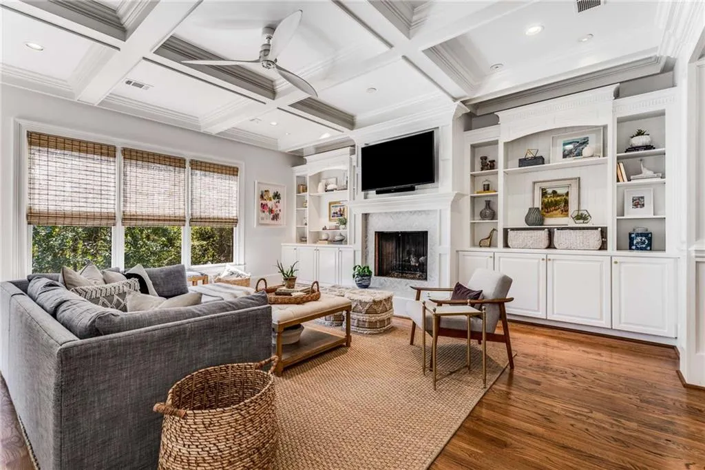 585 Franklin Road, Atlanta, Georgia 30342, 4 Bedrooms Bedrooms, ,3 BathroomsBathrooms,Residential,Sold,585 Franklin Road,7191155