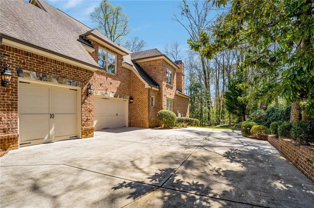 585 Franklin Road, Atlanta, Georgia 30342, 4 Bedrooms Bedrooms, ,3 BathroomsBathrooms,Residential,Sold,585 Franklin Road,7191155