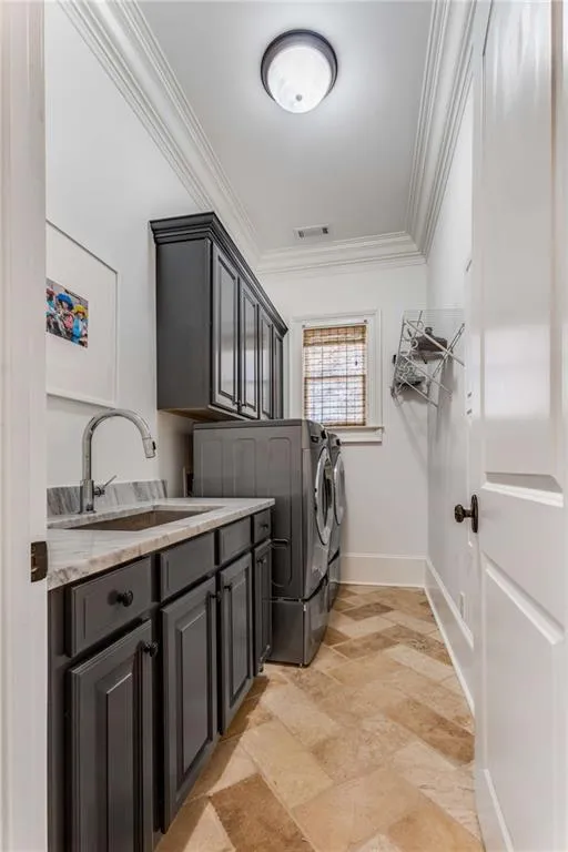 585 Franklin Road, Atlanta, Georgia 30342, 4 Bedrooms Bedrooms, ,3 BathroomsBathrooms,Residential,Sold,585 Franklin Road,7191155