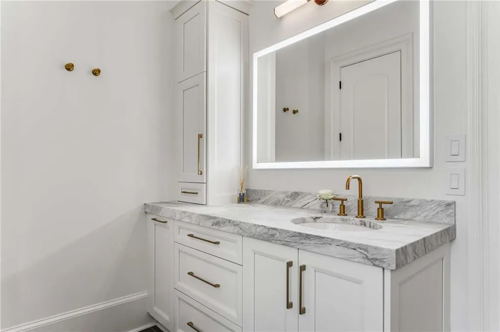 585 Franklin Road, Atlanta, Georgia 30342, 4 Bedrooms Bedrooms, ,3 BathroomsBathrooms,Residential,Sold,585 Franklin Road,7191155