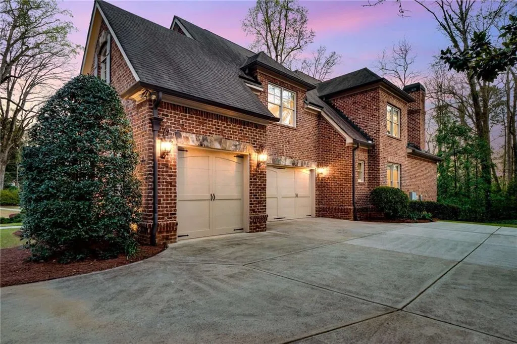 585 Franklin Road, Atlanta, Georgia 30342, 4 Bedrooms Bedrooms, ,3 BathroomsBathrooms,Residential,Sold,585 Franklin Road,7191155