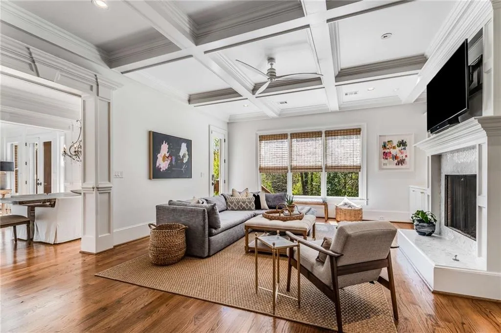 585 Franklin Road, Atlanta, Georgia 30342, 4 Bedrooms Bedrooms, ,3 BathroomsBathrooms,Residential,Sold,585 Franklin Road,7191155