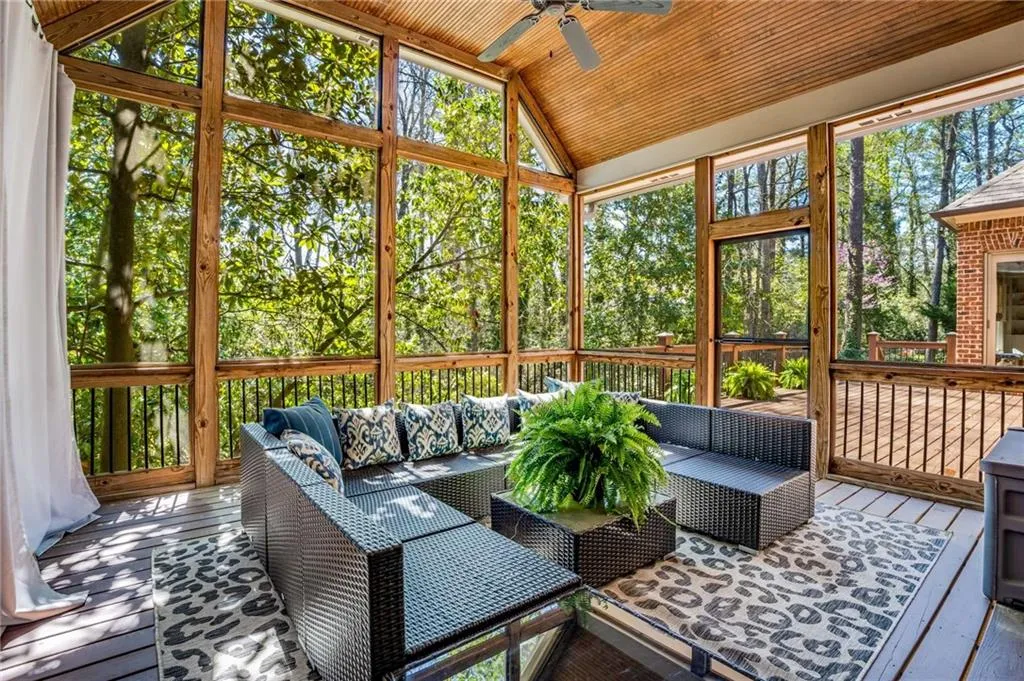 585 Franklin Road, Atlanta, Georgia 30342, 4 Bedrooms Bedrooms, ,3 BathroomsBathrooms,Residential,Sold,585 Franklin Road,7191155