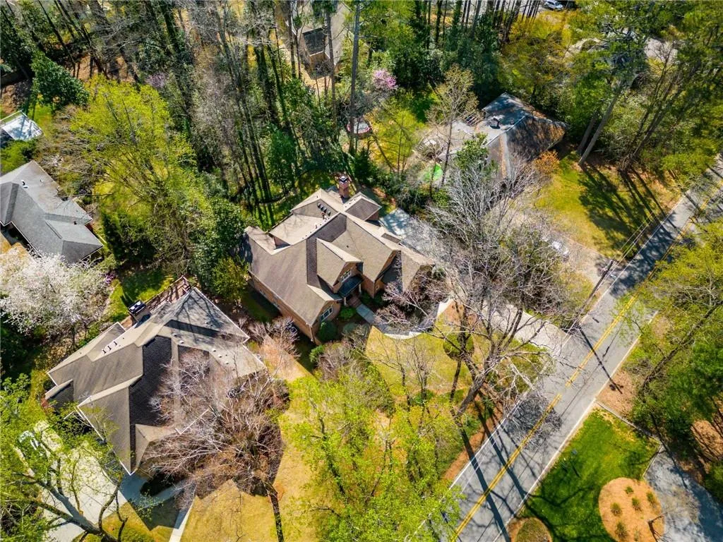 585 Franklin Road, Atlanta, Georgia 30342, 4 Bedrooms Bedrooms, ,3 BathroomsBathrooms,Residential,Sold,585 Franklin Road,7191155