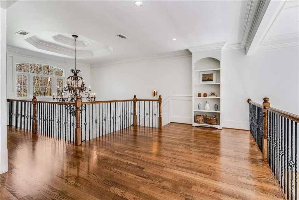 585 Franklin Road, Atlanta, Georgia 30342, 4 Bedrooms Bedrooms, ,3 BathroomsBathrooms,Residential,Sold,585 Franklin Road,7191155