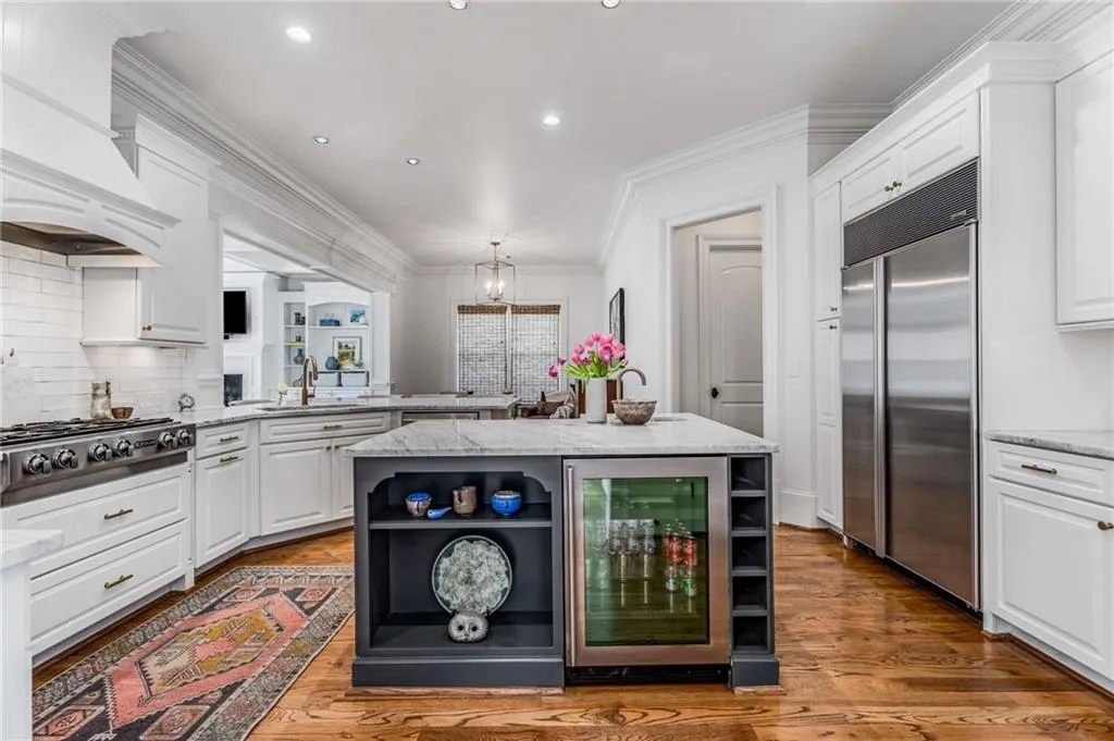 585 Franklin Road, Atlanta, Georgia 30342, 4 Bedrooms Bedrooms, ,3 BathroomsBathrooms,Residential,Sold,585 Franklin Road,7191155