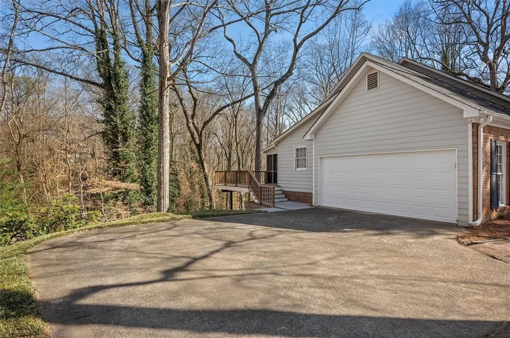 1020 Ridge Tarn, Sandy Springs, Georgia 30350, 4 Bedrooms Bedrooms, ,3 BathroomsBathrooms,Residential,Sold,1020 Ridge Tarn,7348788