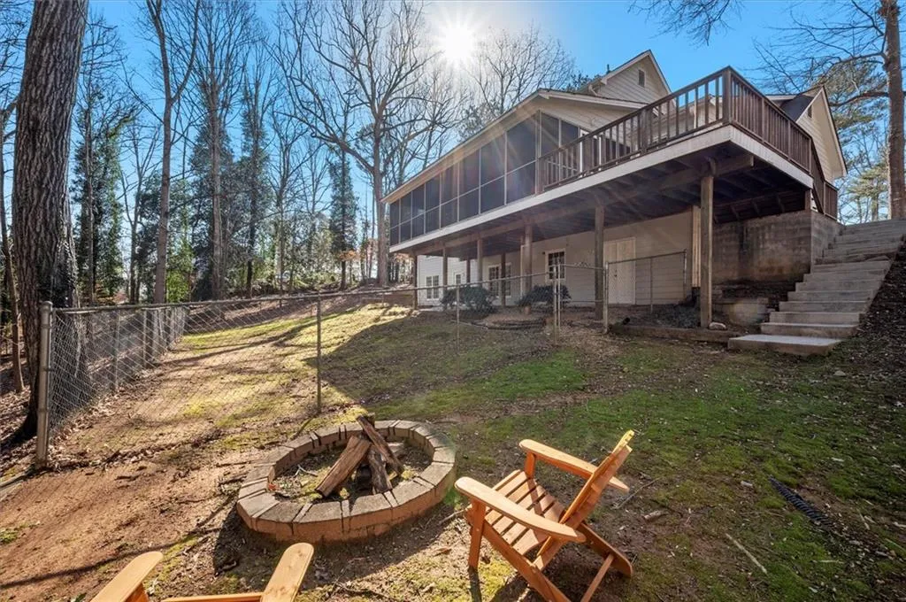 1020 Ridge Tarn, Sandy Springs, Georgia 30350, 4 Bedrooms Bedrooms, ,3 BathroomsBathrooms,Residential,Sold,1020 Ridge Tarn,7348788