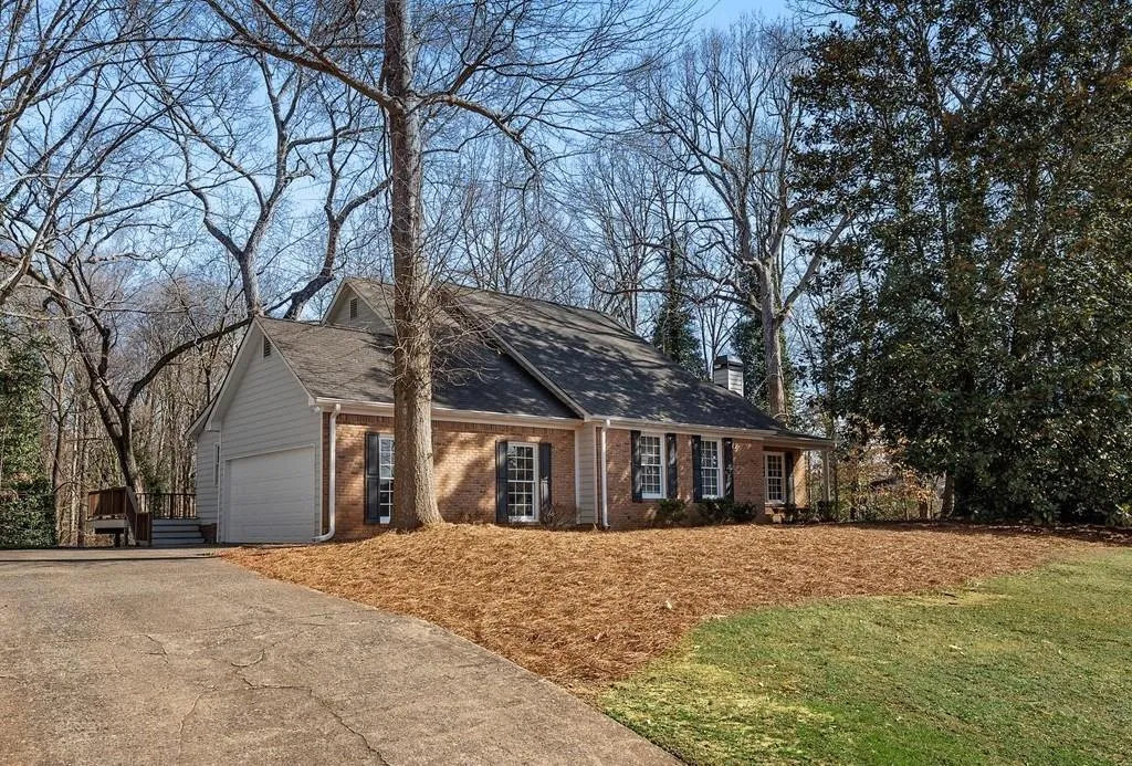 1020 Ridge Tarn, Sandy Springs, Georgia 30350, 4 Bedrooms Bedrooms, ,3 BathroomsBathrooms,Residential,Sold,1020 Ridge Tarn,7348788