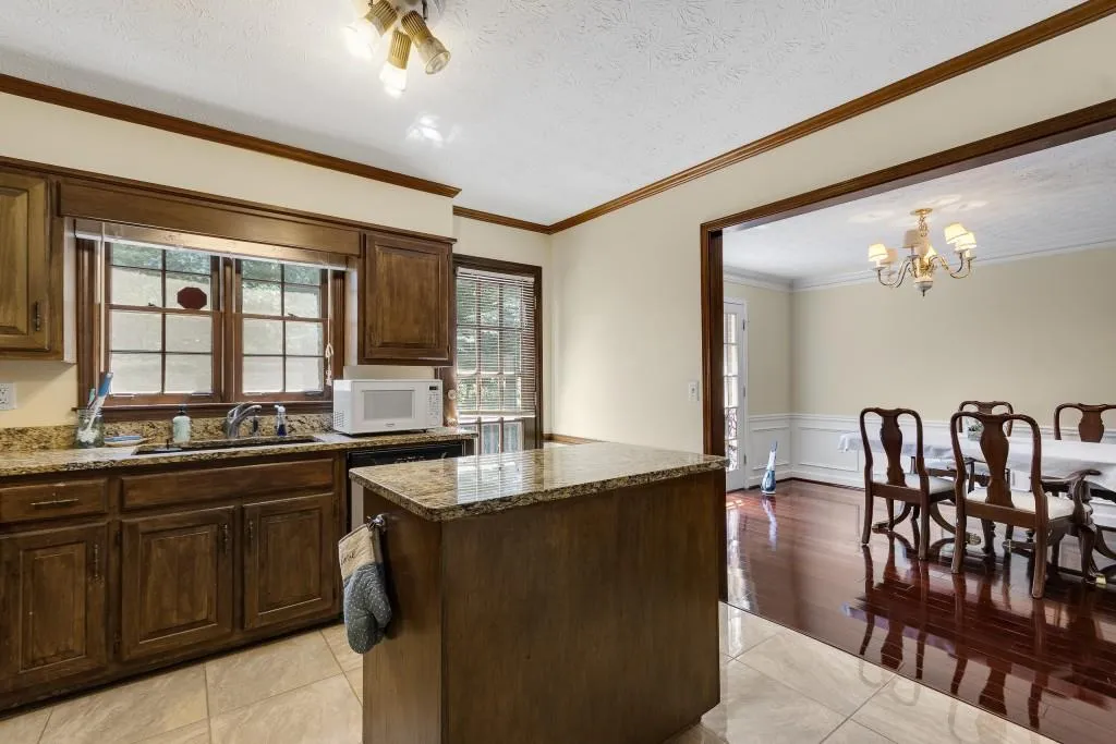 635 Corbin Lake Court, Atlanta, Georgia 30350, 3 Bedrooms Bedrooms, ,2 BathroomsBathrooms,Residential,Sold,635 Corbin Lake Court,6921881