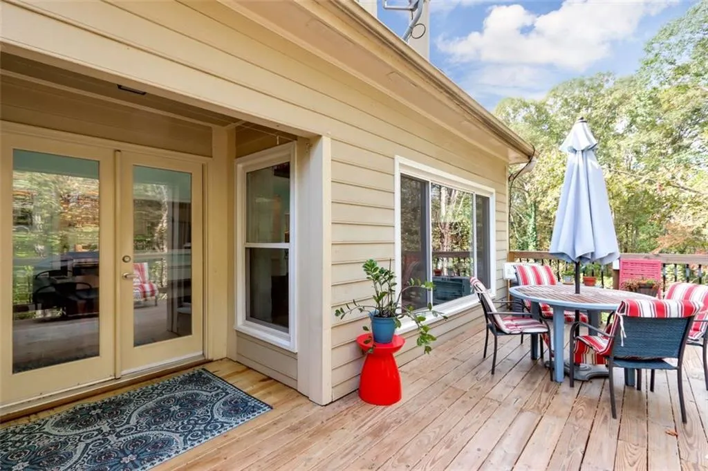 300 Brantley Road, Sandy Springs, Georgia 30350, 4 Bedrooms Bedrooms, ,3 BathroomsBathrooms,Residential,Sold,300 Brantley Road,6806244
