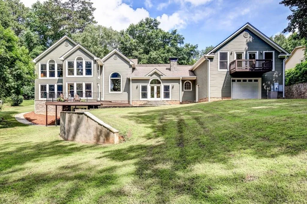 5047 Nesbit Ferry Lane, Atlanta, Georgia 30350, 5 Bedrooms Bedrooms, ,6 BathroomsBathrooms,Residential,Sold,5047 Nesbit Ferry Lane,5859316