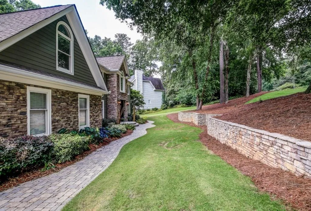 5047 Nesbit Ferry Lane, Atlanta, Georgia 30350, 5 Bedrooms Bedrooms, ,6 BathroomsBathrooms,Residential,Sold,5047 Nesbit Ferry Lane,5859316