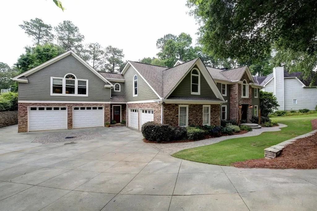 5047 Nesbit Ferry Lane, Atlanta, Georgia 30350, 5 Bedrooms Bedrooms, ,6 BathroomsBathrooms,Residential,Sold,5047 Nesbit Ferry Lane,5859316