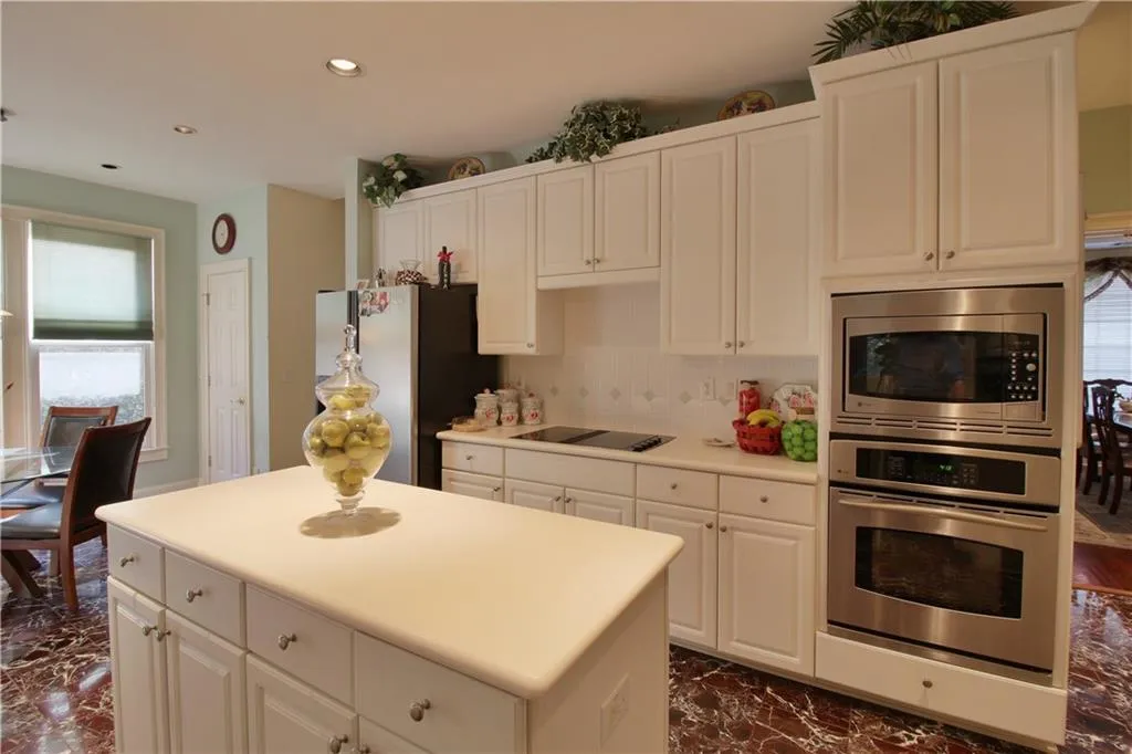 4645 Windsor Gate Court, Atlanta, Georgia 30342, 5 Bedrooms Bedrooms, ,3 BathroomsBathrooms,Residential,Sold,4645 Windsor Gate Court,5977694
