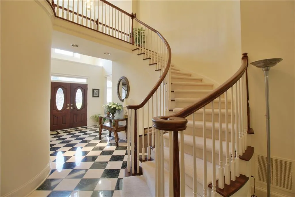 4645 Windsor Gate Court, Atlanta, Georgia 30342, 5 Bedrooms Bedrooms, ,3 BathroomsBathrooms,Residential,Sold,4645 Windsor Gate Court,5977694