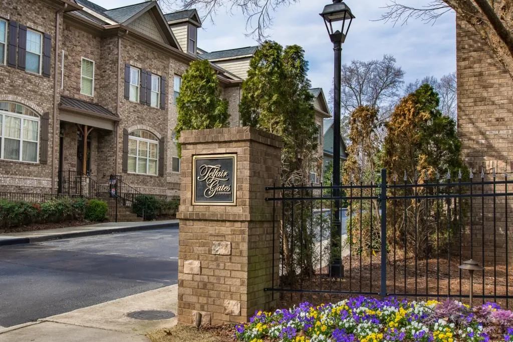 925 Telfair Close, Sandy Springs, Georgia 30350, 3 Bedrooms Bedrooms, ,3 BathroomsBathrooms,Residential,Sold,925 Telfair Close,5800920