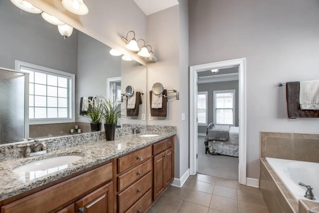 925 Telfair Close, Sandy Springs, Georgia 30350, 3 Bedrooms Bedrooms, ,3 BathroomsBathrooms,Residential,Sold,925 Telfair Close,5800920