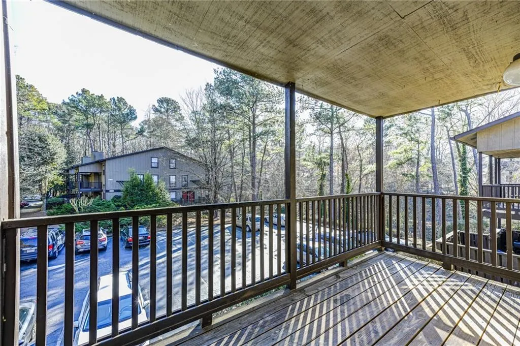806 River Run Drive, Sandy Springs, Georgia 30350, 2 Bedrooms Bedrooms, ,1 BathroomBathrooms,Residential,Sold,806 River Run Drive,6995013