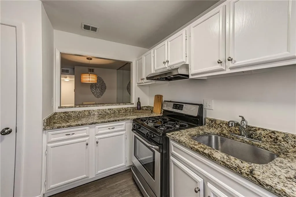 806 River Run Drive, Sandy Springs, Georgia 30350, 2 Bedrooms Bedrooms, ,1 BathroomBathrooms,Residential,Sold,806 River Run Drive,6995013