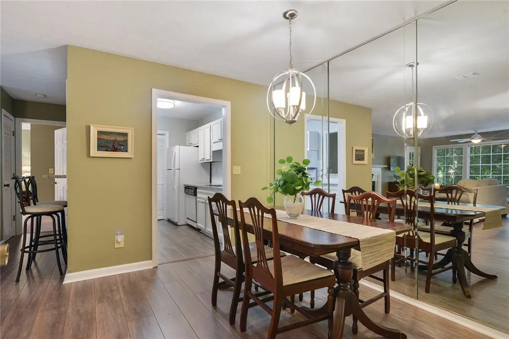 501 Gettysburg Place, Sandy Springs, Georgia 30350, 2 Bedrooms Bedrooms, ,2 BathroomsBathrooms,Residential,Sold,501 Gettysburg Place,6036025