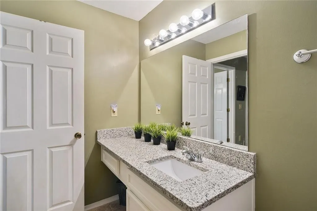 501 Gettysburg Place, Sandy Springs, Georgia 30350, 2 Bedrooms Bedrooms, ,2 BathroomsBathrooms,Residential,Sold,501 Gettysburg Place,6036025