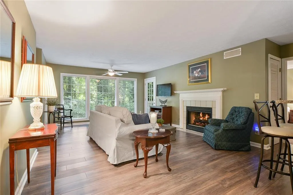 501 Gettysburg Place, Sandy Springs, Georgia 30350, 2 Bedrooms Bedrooms, ,2 BathroomsBathrooms,Residential,Sold,501 Gettysburg Place,6036025