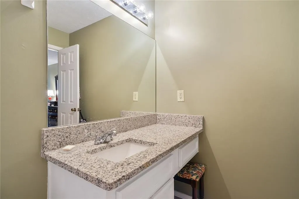 501 Gettysburg Place, Sandy Springs, Georgia 30350, 2 Bedrooms Bedrooms, ,2 BathroomsBathrooms,Residential,Sold,501 Gettysburg Place,6036025