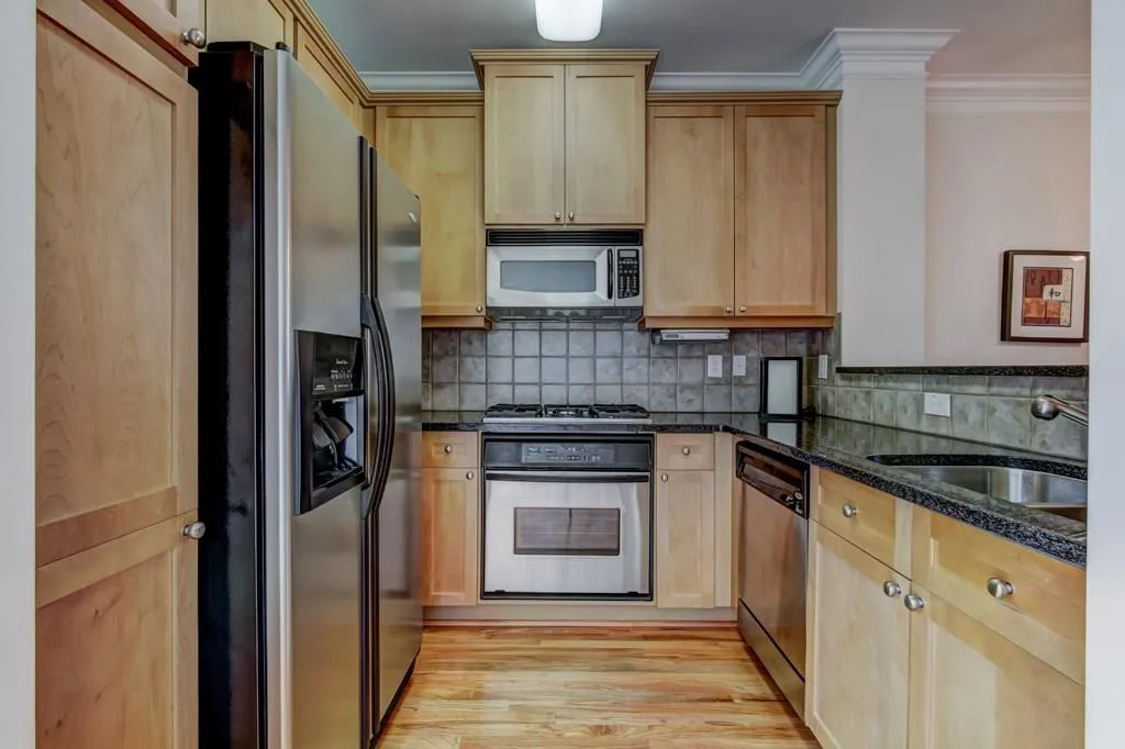 1159 Glenridge Place, Atlanta, Georgia 30342, 1 Bedroom Bedrooms, ,1 BathroomBathrooms,Residential,Sold,1159 Glenridge Place,5942378